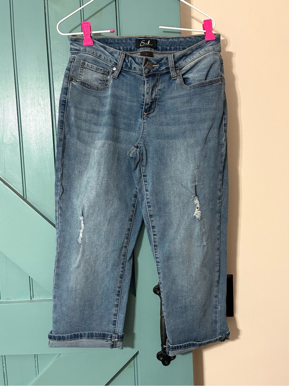 Earl Jeans Medium Blue Cropped Distressed Ankle Jeans